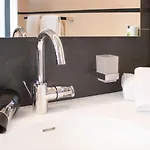 Sld By Wmm Hotel